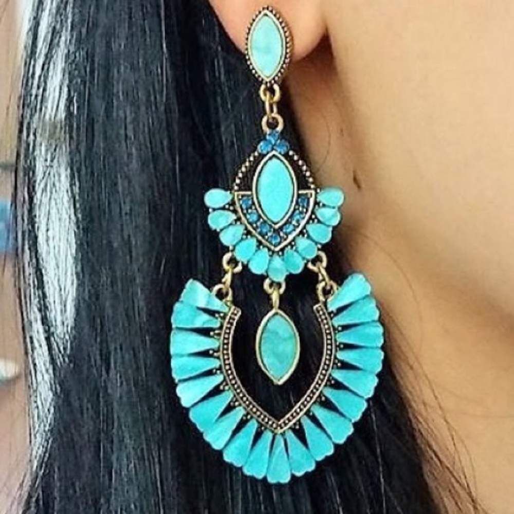PERUVIAN TURQUOISE BLUE OVAL EARRING