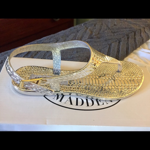 Shoes - Picture 2 of 3