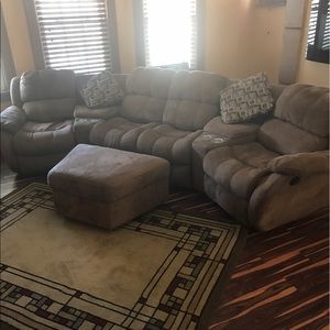 6 piece Suede Sectional w/2 Recliners w/Ottoman
