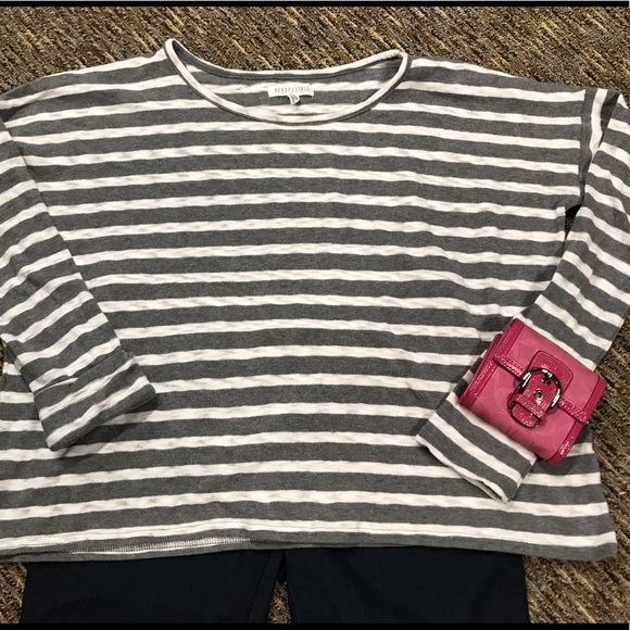 Crop Lightweight Sweater - Picture 2 of 8