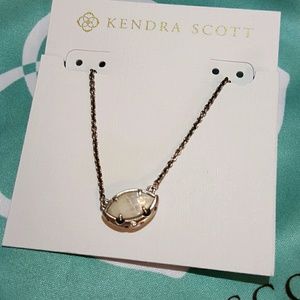 Kendra scott Mikka pendant necklac