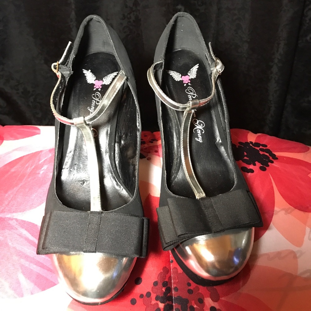 Dress shoes