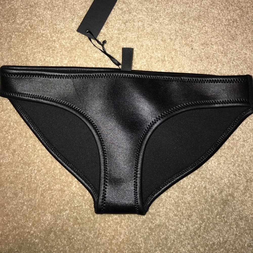 New Black Twiggly Star Triangl Bottoms Size M