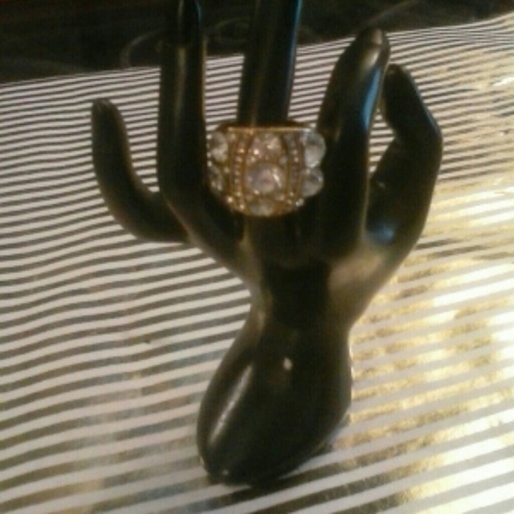 Pretty ring - Picture 2 of 4