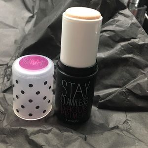 Benefit 15 hr primer