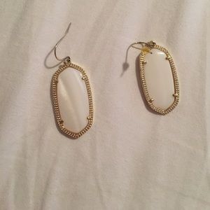 Kendra Scott "Elle" earrings in ivory!