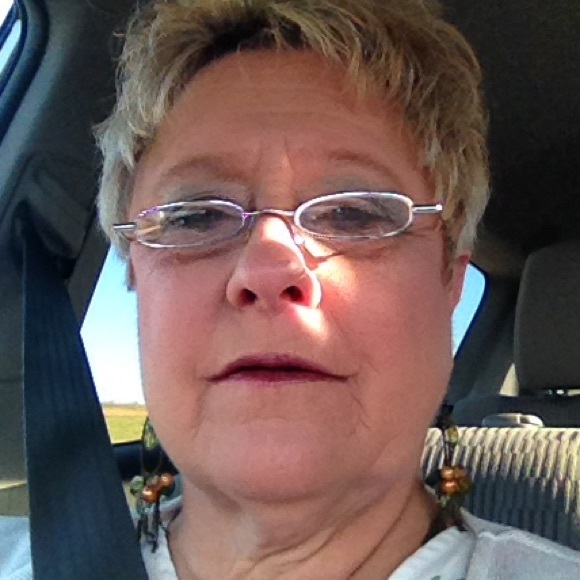 Meet your Posher, Debra - Picture 1 of 1