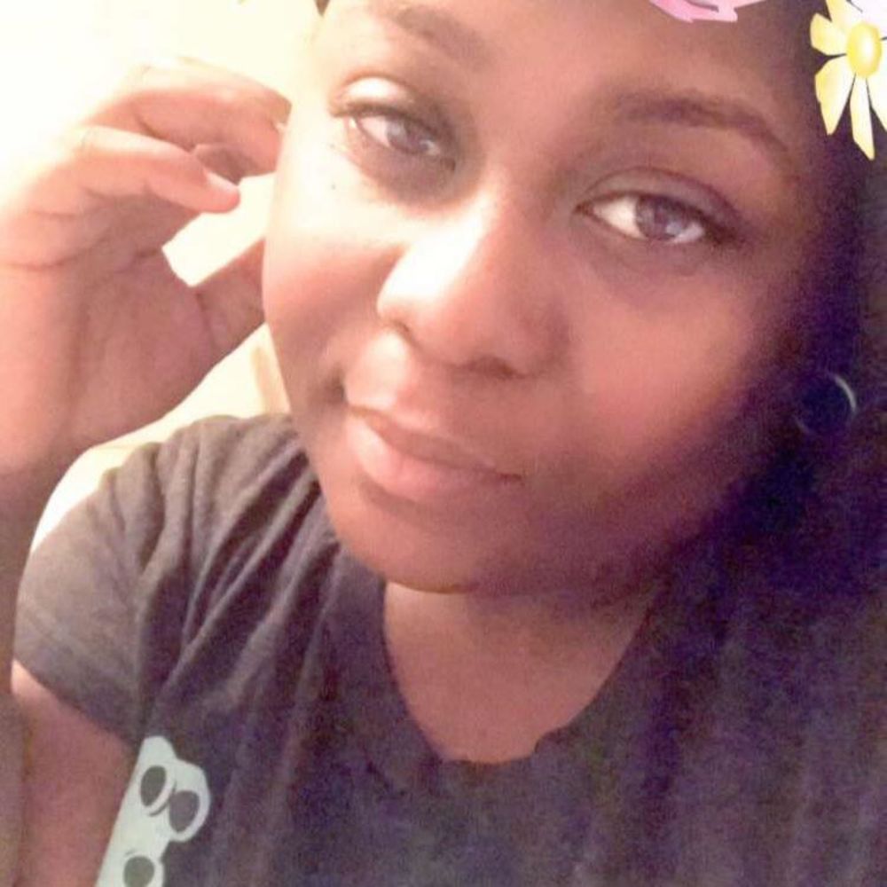 Meet your Posher, Nikia