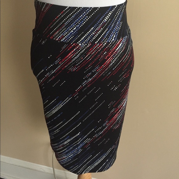 LuLaRoe Cassie - Picture 1 of 3
