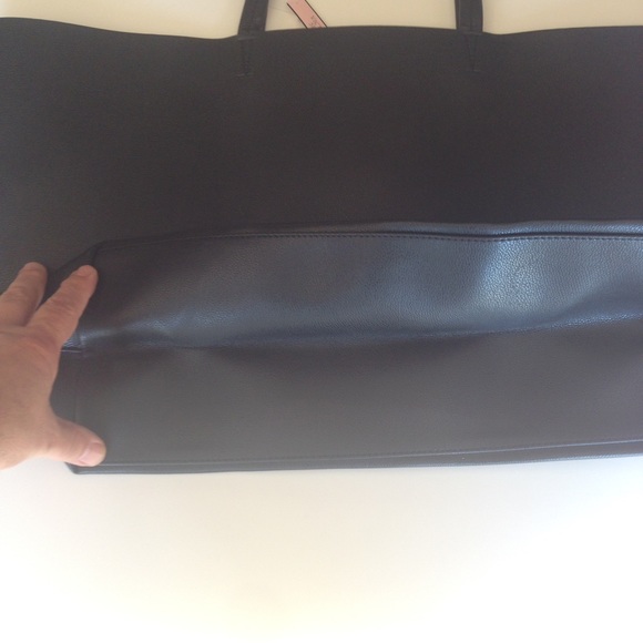 Victoria’s Secret tote bag, NWT 75.00!!! - Picture 3 of 4