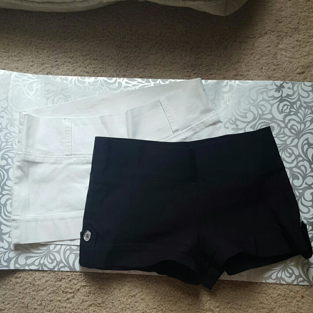 Set of 2 booty shorts