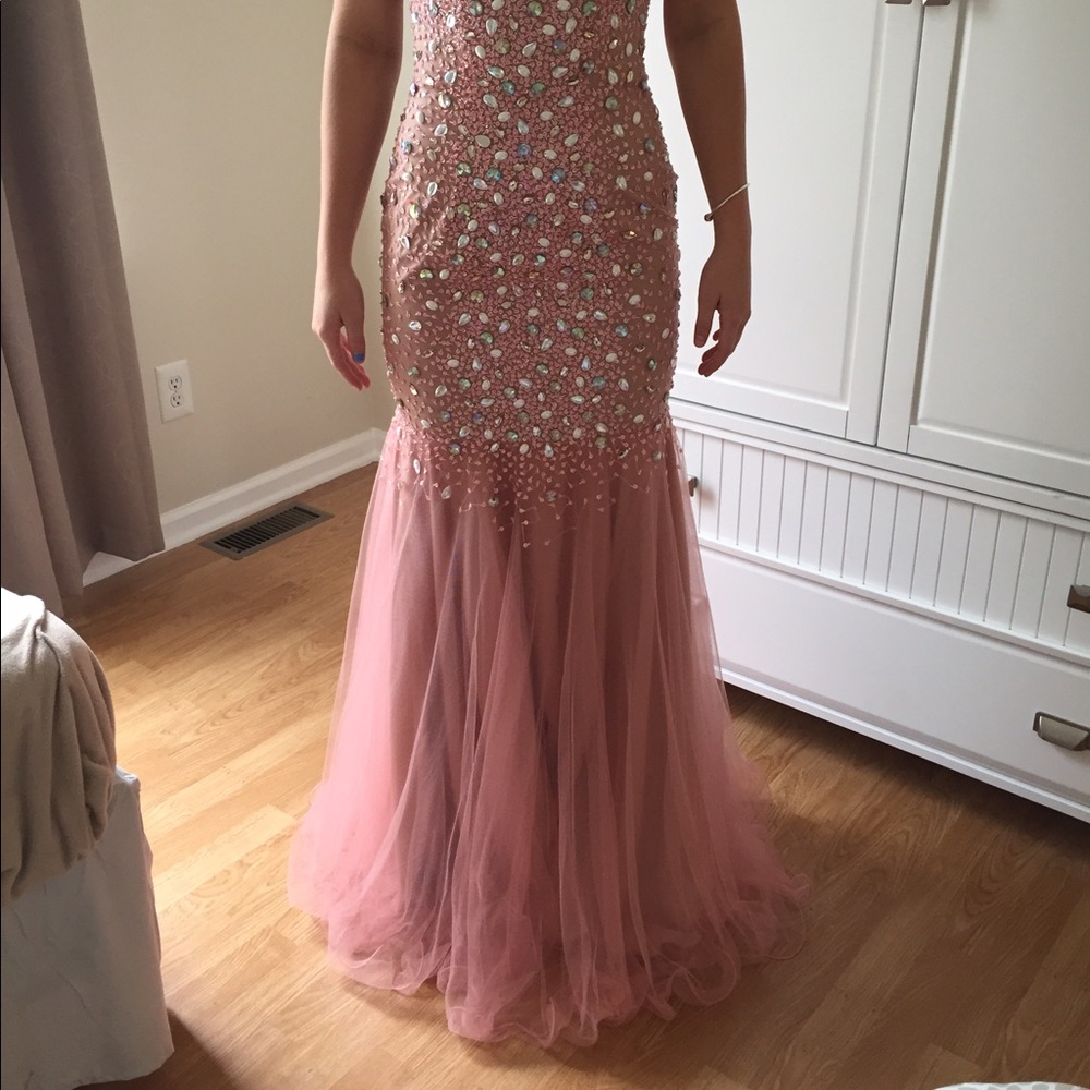 Terani Couture - Picture 4 of 4