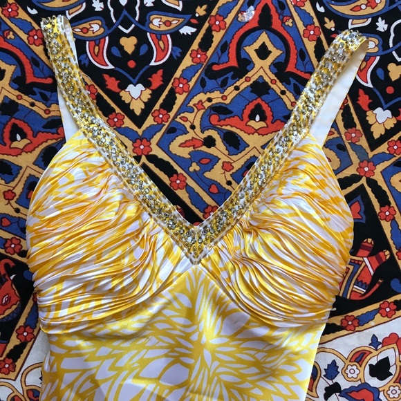 Morgan & Co. Prom Dress - Picture 4 of 6