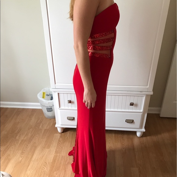 Faviana red prom dress - Picture 2 of 3
