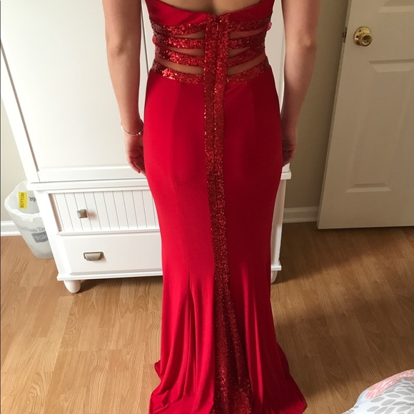 Faviana red prom dress - Picture 3 of 3