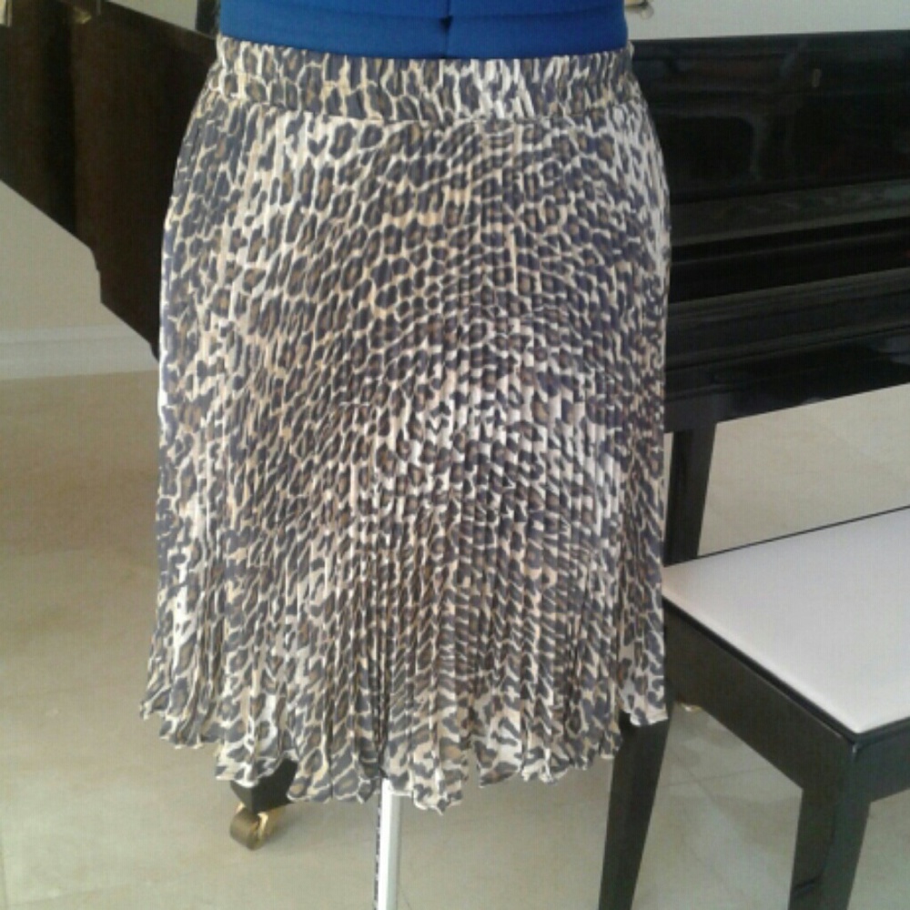 Gorgeous Accordion Pleated Leopard Skirt