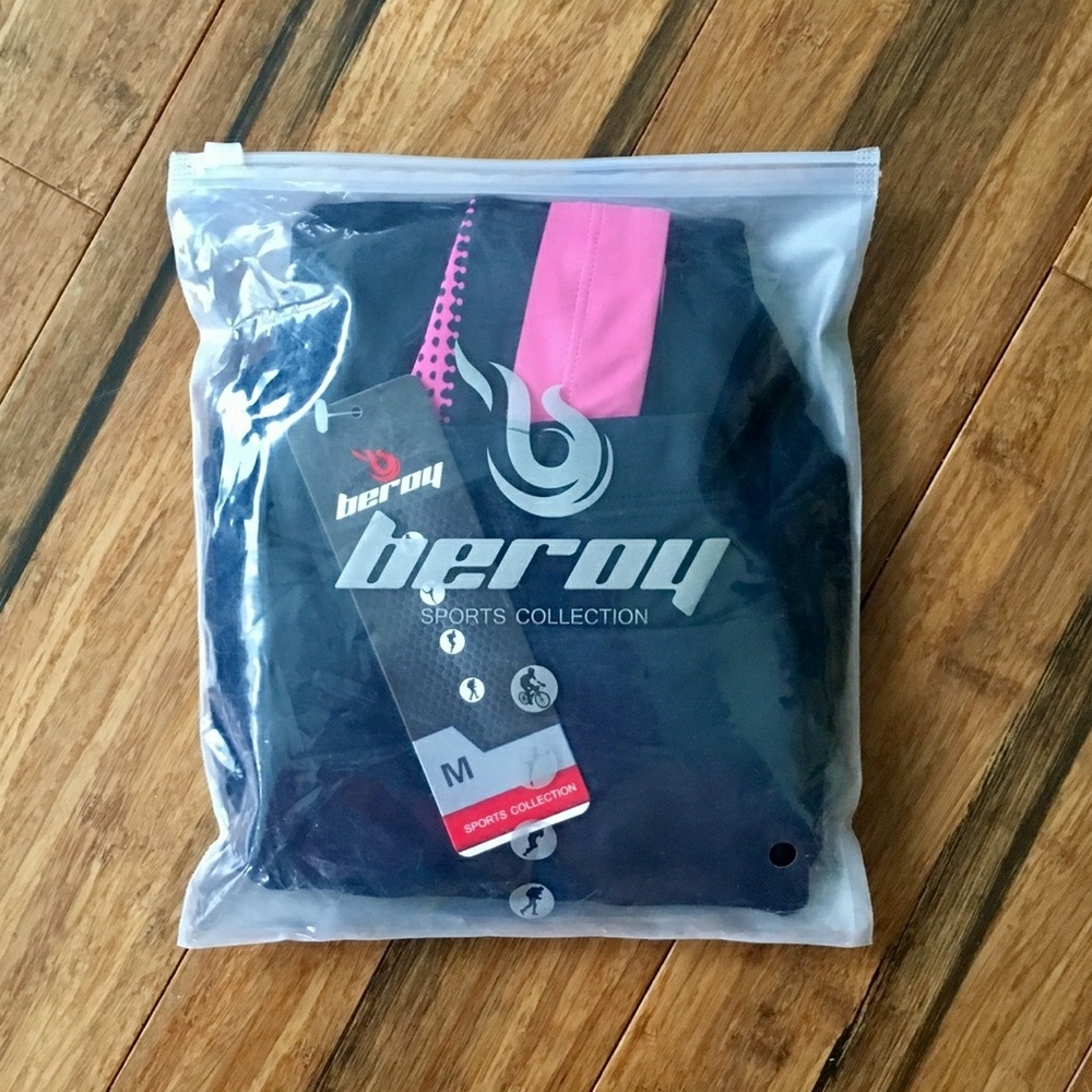 NWT Beroy biking shorts - Size M