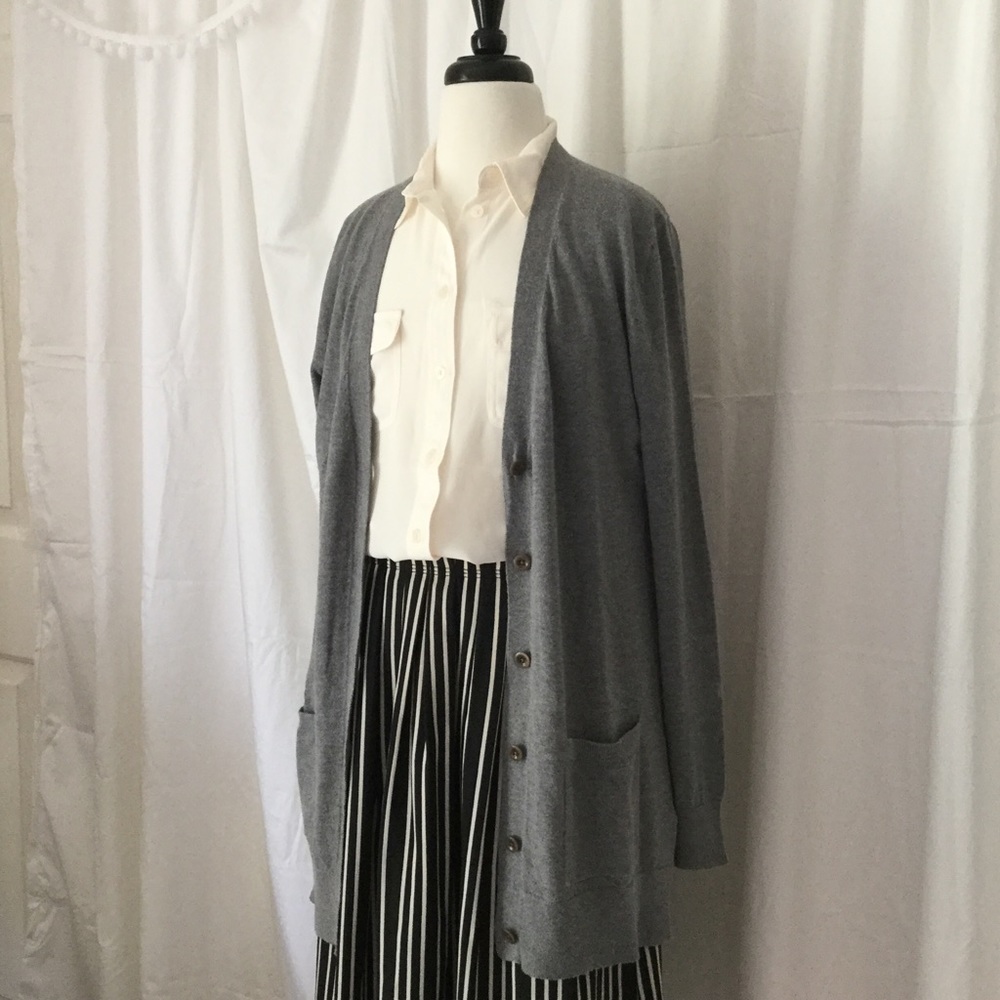 Buttoned Blouse - Picture 5 of 7