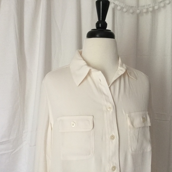 Buttoned Blouse - Picture 2 of 7