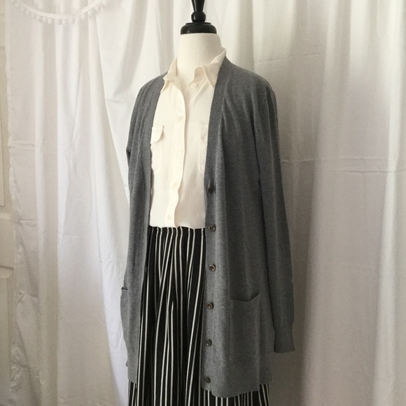 Buttoned Blouse - Picture 5 of 7