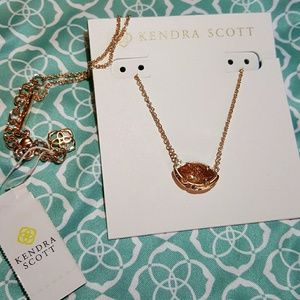 Kendra Scott Mikka pendant necklace