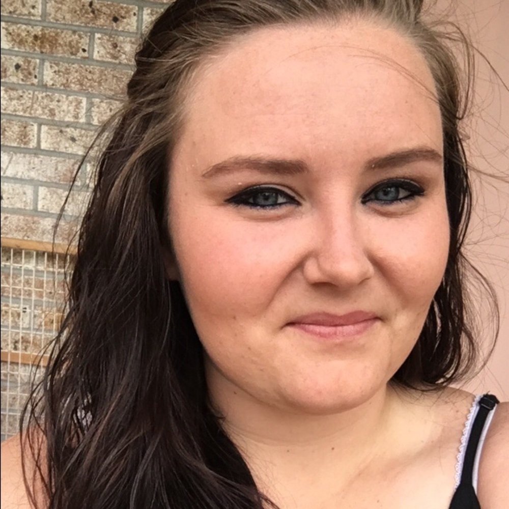 Meet your Posher, Layla