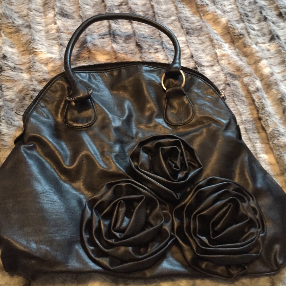 "Bowling bag" style handbag