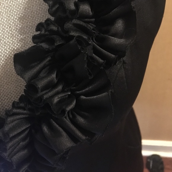 Black satin dress with rossettes - Picture 2 of 3