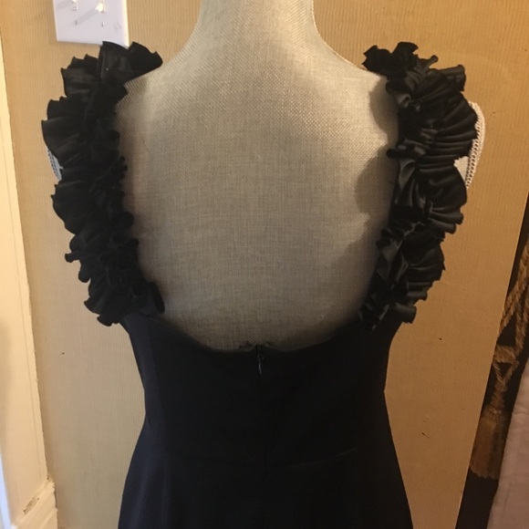 Black satin dress with rossettes - Picture 3 of 3