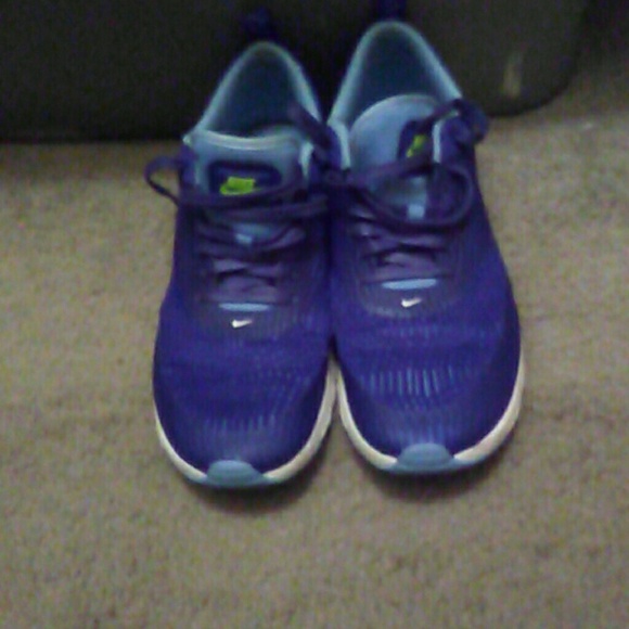 Nike - Picture 3 of 4