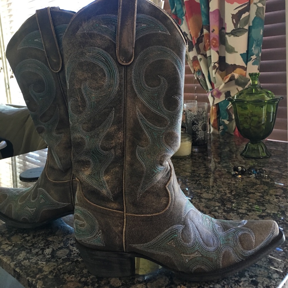 Lane Distressed Cowboy Boots