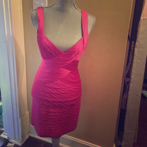 Sexy pink bandage dress - Picture 1 of 3