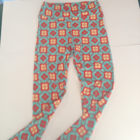 LuLaRoe Signature One Size Leggings Now only 59.00 - Picture 1 of 4