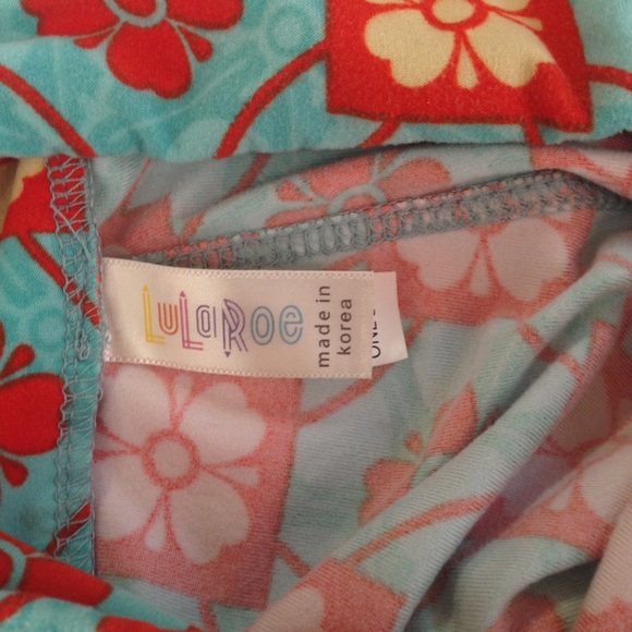 LuLaRoe Signature One Size Leggings Now only 59.00 - Picture 3 of 4