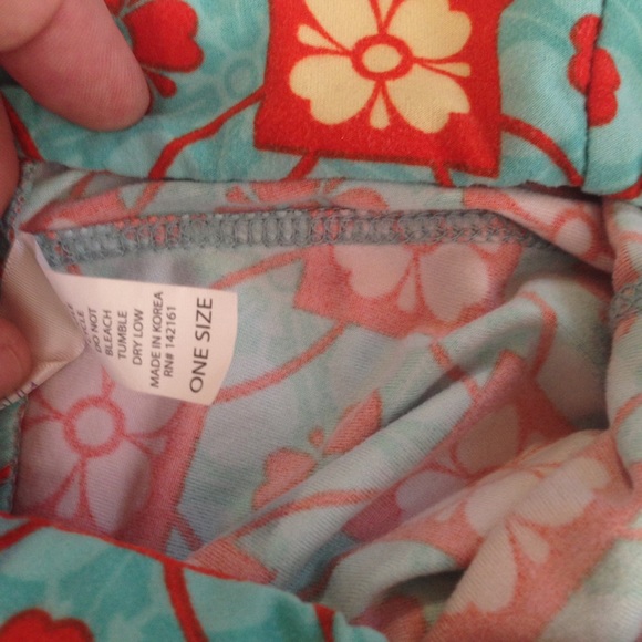 LuLaRoe Signature One Size Leggings Now only 59.00 - Picture 4 of 4