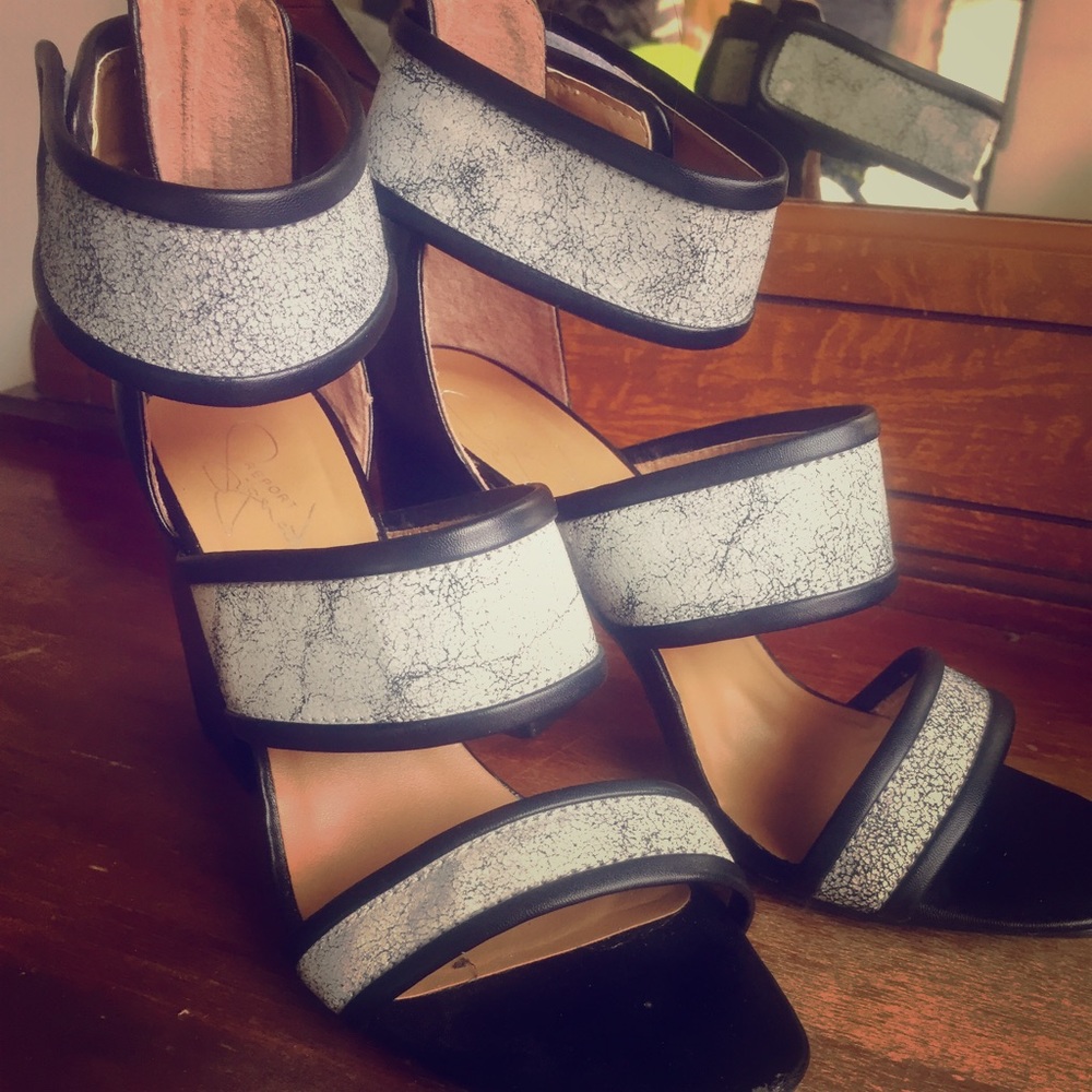 Report Signature Pammy Shoe