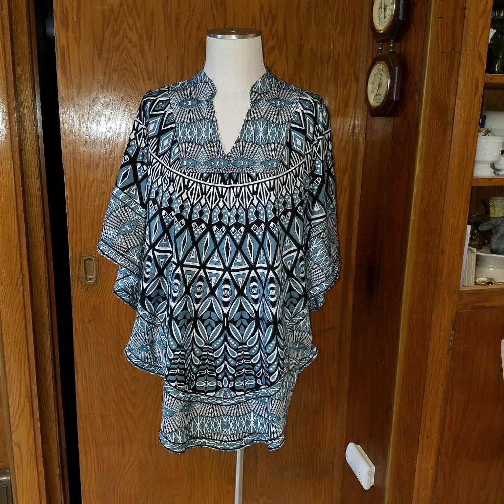 Soft Surroundings Poncho Style Top Abstract S