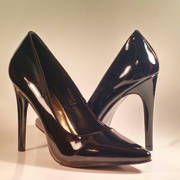 BLACK PATENT PUMPS(NO OFFERS) - Picture 3 of 4