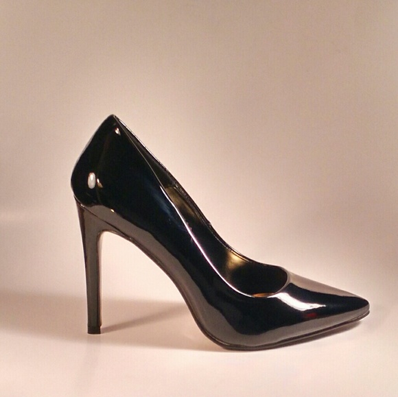 BLACK PATENT PUMPS(NO OFFERS) - Picture 2 of 4