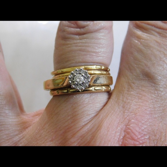 Restocked!✔️Gold etched Stacking Ring Sizes 2-13 - Picture 4 of 6