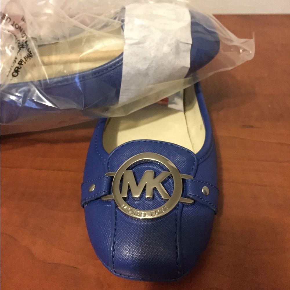 Michael Kors popular blue leather flats. Nwt auth