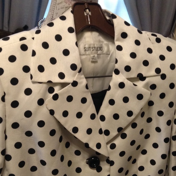 🦄🆕 Stunning Evening Suit 🌹🌃🍷👰🏼👸🏼 - Picture 2 of 8