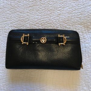 Tori Burch wallet