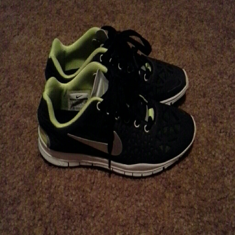 Shoe - Picture 2 of 3