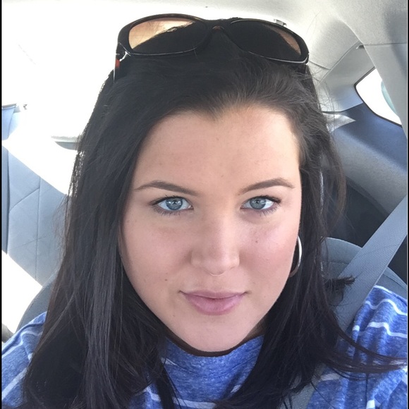 Meet your Posher, Alexandra - Picture 1 of 1