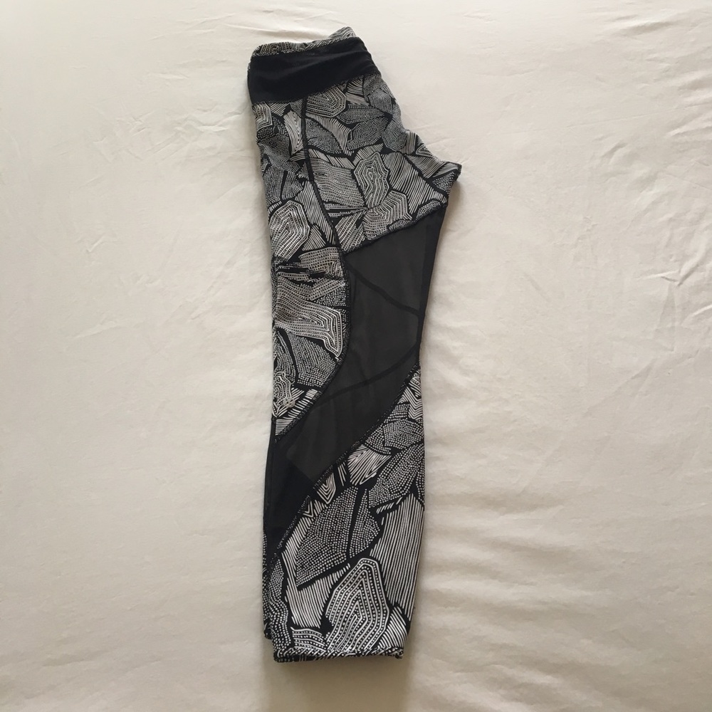 Lululemon printed crops with mesh panels