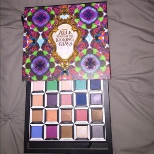 Urban Decay Alice Through theLooking Glass Palette