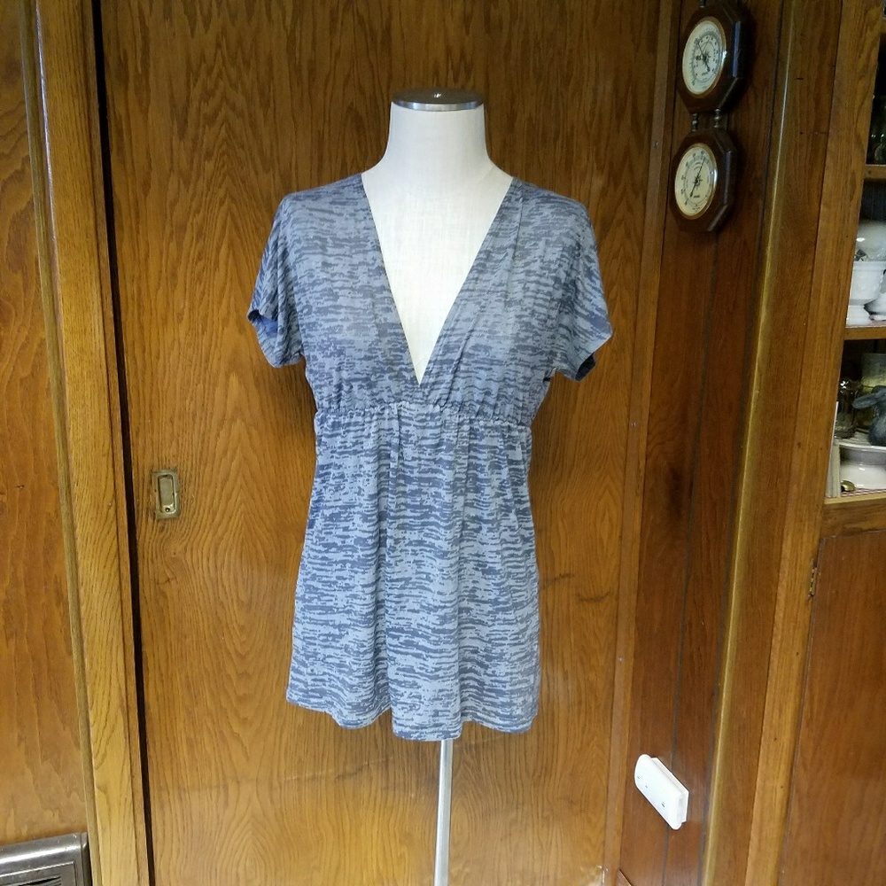 Maurices Gray Burnout Cap Sleeve Top L