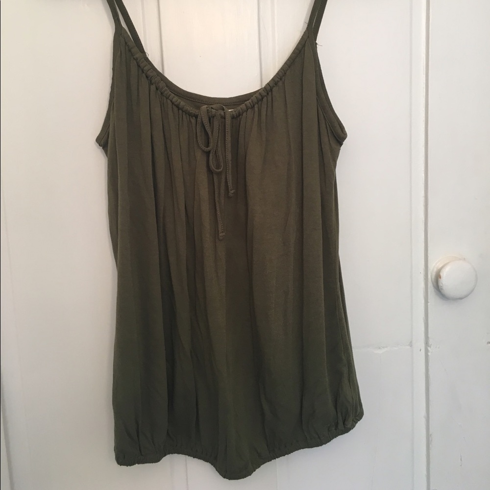 Simple green tank top