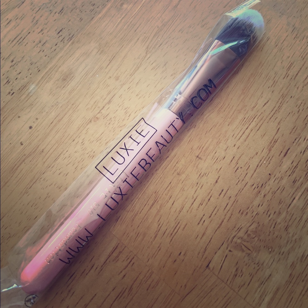 Luxie Rose Gold Foundation Brush ❤️